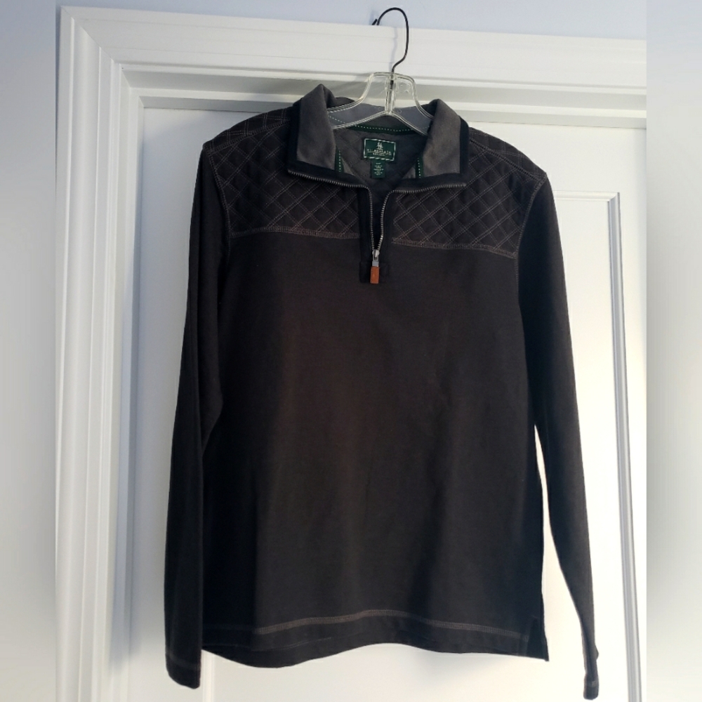 Mens size S collared pullover.